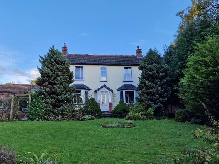 Bailey Estate House Villa Abergavenny ภายนอก รูปภาพ